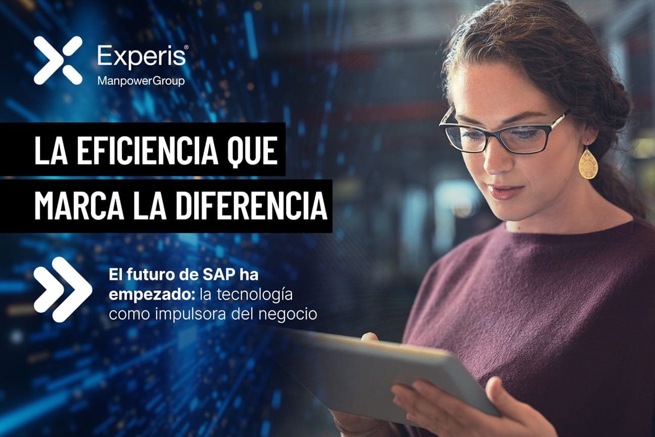 Mujer con una tablet y un fondo tecnológico